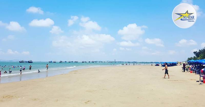 30/4 Đi Đâu Chơi Ở Sài Gòn? Top Địa Điểm Đi Chơi Lễ 30/4 Ở HCM Hot | Saigon Star Travel bien-long-hai-bai-bien-voi-ve-dep-hoang-so