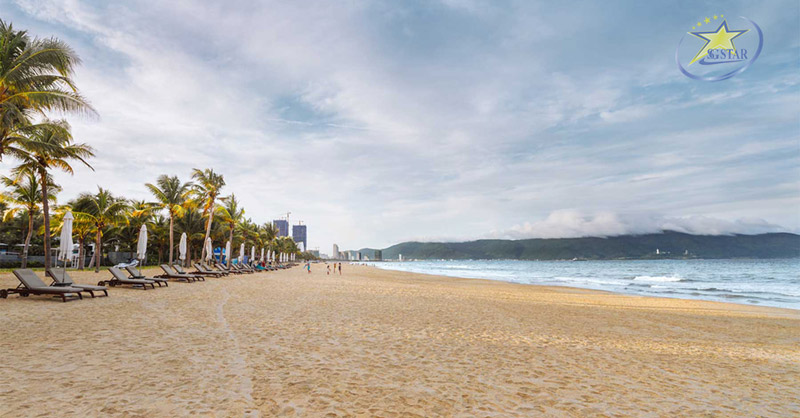 30+ địa điểm du lịch Đà Nẵng không thể bỏ qua | Saigon Star Travel Bãi tắm Phạm Văn Đồng hiện đại và sạch sẽ