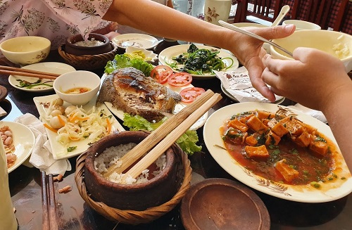 Bỏ túi 5 nhà hàng cơm niêu Đà Nẵng thơm ngon nức tiếng | Saigon Star Travel bo-tui-5-nha-hang-com-nieu-da-nang-thom-ngon-nuc-tieng-8