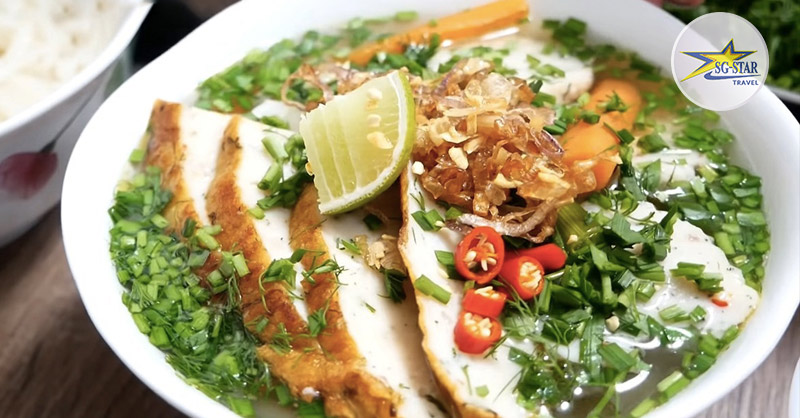 Bún chả cá là món ăn được mách bảo nên thưởng thức khi đến với xứ hòn ngọc Viễn Đông