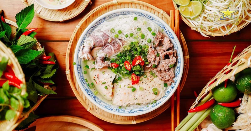 Thưởng thức bún quậy - đặc sản Phú Quốc nổi tiếng