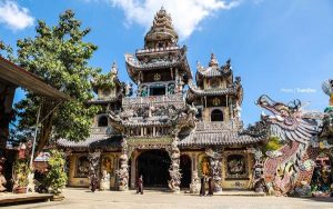Đà Lạt là một trong những điểm đến hấp dẫn khách du lịch trong và ngoài nước. Để có chuyến du lịch Đà Lạt an toàn và tiết kiệm, bạn có thể lựa chọn một số loại voucher Đà Lạt.