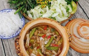 Cách nấu mắm kho miền Tây đơn giản, chuẩn vị | Saigon Star Travel Mắm kho dùng với cơm nóng hoặc bún đều rất ngon (Ảnh: Internet)