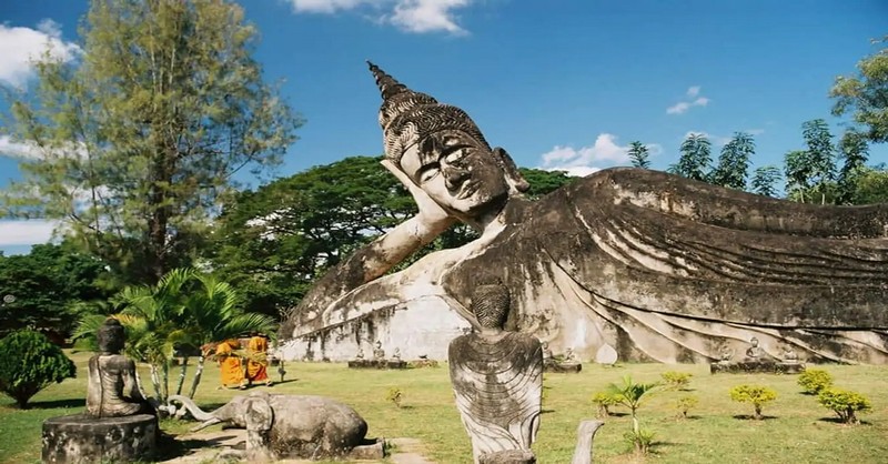 Hình ảnh Vườn tượng Phật tại Lào