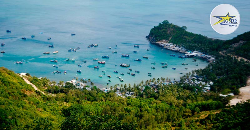 Cảnh được chụp từ hải đăng Nam Du 