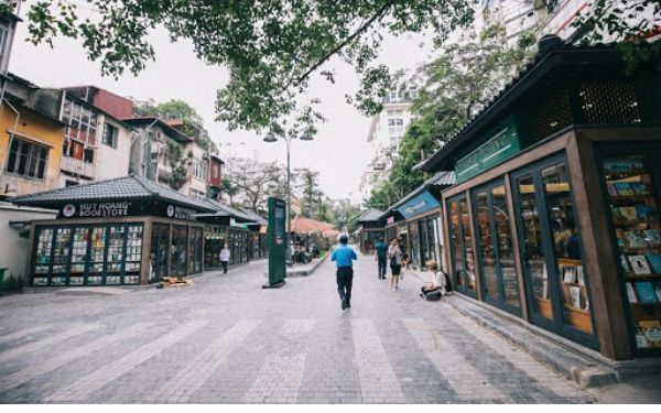 check in moi ngo ngach cua pho sach ha noi 2