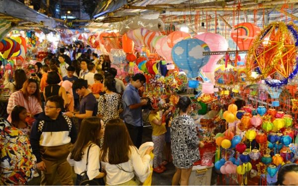 Check in phố lồng đèn quận 5 | Saigon Star Travel check in pho long den quan 5 6