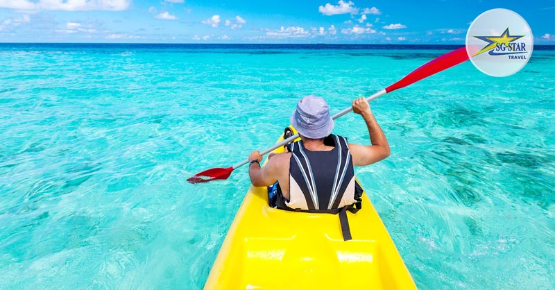 Chèo thuyền Kayak giữa đại dương bao la
