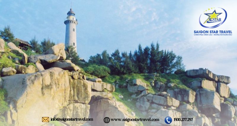 Chiêm ngưỡng cảnh biển xinh đẹp ở hải đăng Nam Du