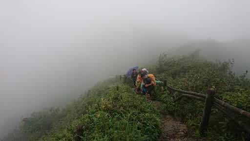 Những kinh nghiệm mà bạn cần biết khi chinh phục nóc nhà Đông Dương | Saigon Star Travel chinh phục nóc nhà Đông Dương