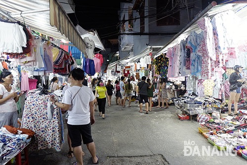 Top 5 khu chợ đêm lớn, nổi tiếng nhất ở Đà Nẵng | Saigon Star Travel cho-dem-da-nang-2