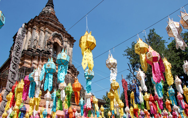 Chùa cổ Lok Molee - Khám phá đền giác nổi tiếng Chiang Mai Thái Lan | Saigon Star Travel Rất nhiều du khách đã đến Wat Lok Molee để cầu nguyện