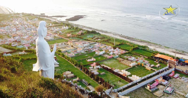 Tour Du Lịch Đảo Lý Sơn 4 ngày 3 đêm - Tour du lịch hè mới nhất | Saigon Star Travel Tượng quan âm đài ở chùa Đục Lý Sơn - tour Lý Sơn 4 ngày 3 đêm