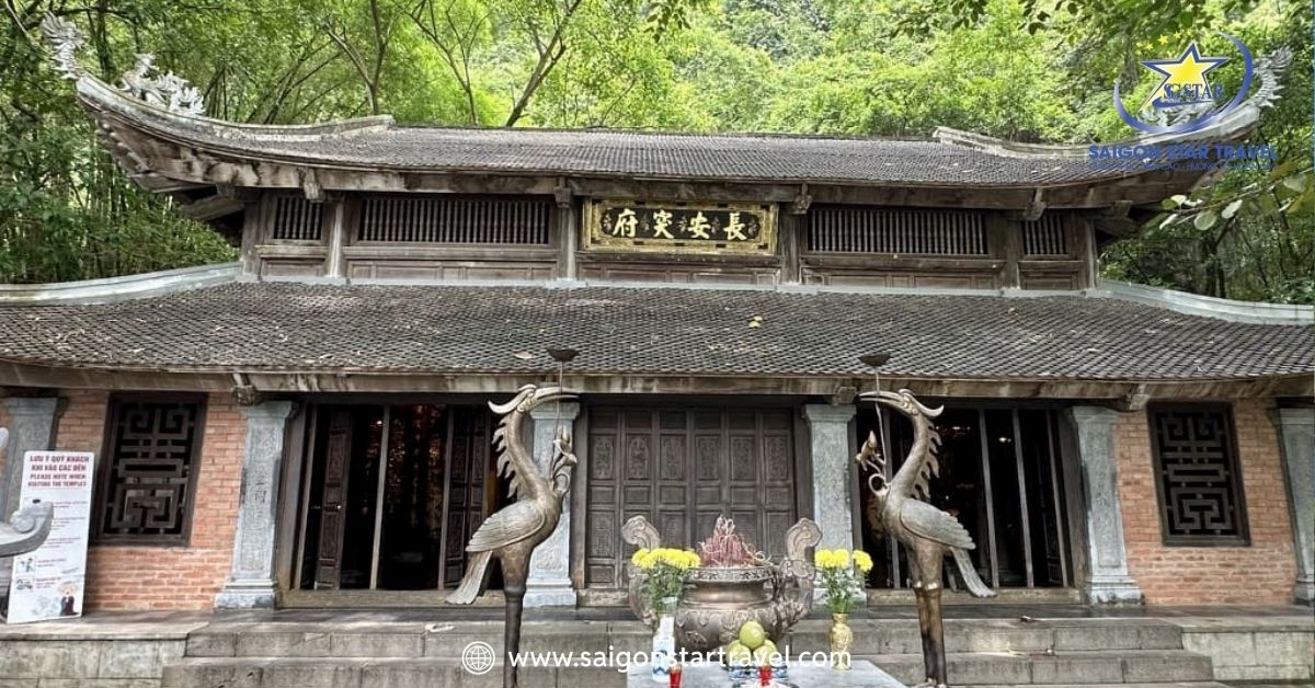 Đền Trình mang ý nghĩa quan trọng trong việc hành hương của người Việt