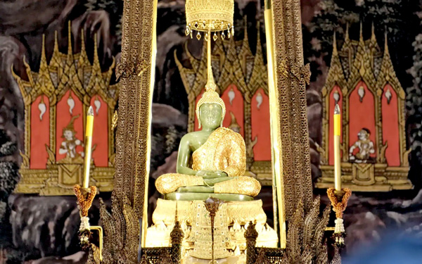 Pho tượng linh thiêng tại chùa Phật Ngọc