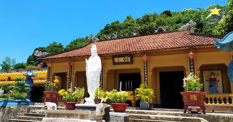 Tour Phú Quốc 3 Ngày 3 Đêm - Du lịch Tết Nguyên Đán 2025 | Saigon Star Travel Chiêm bái chùa Phù Dung toạ lạc Chân núi Bình San - Hà Tiên
