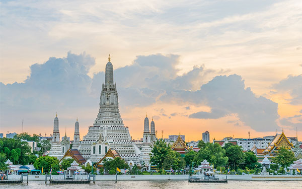 Chùa Wat Arun Thái Lan bình yên bên dòng sông Chao Phraya | Saigon Star Travel chua-wat-arun-thai-lan-binh-yen-ben-dong-song-chao-phraya-1