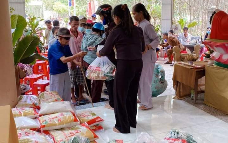 Chuyến xe Nối Dài Yêu Thương Lễ Vu Lan - Mùa Hiếu hạnh của Saigon Star Travel | Saigon Star Travel chuyen-xe-noi-dai-yeu-thuong-le-vu-lan-mua-hieu-hanh-cua-saigon-star-travel-5