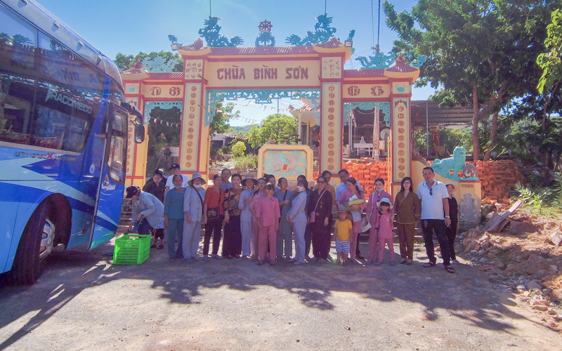 Chuyến xe Nối Dài Yêu Thương Lễ Vu Lan - Mùa Hiếu hạnh của Saigon Star Travel | Saigon Star Travel chuyen-xe-noi-dai-yeu-thuong-le-vu-lan-mua-hieu-hanh-cua-saigon-star-travel-9