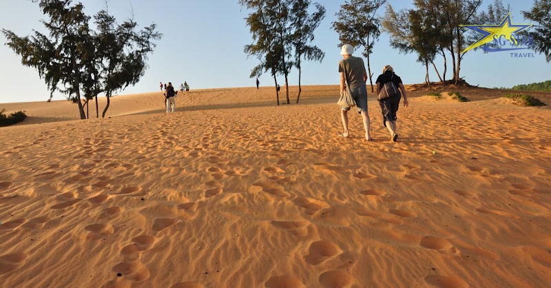 Du hí” cùng bạn bè ở Đồi Cát Bay  du lịch Phan Thiết dịp tết nguyên đán