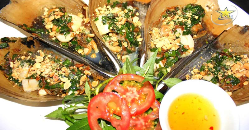 Còi biên mai nướng mỡ hành - đặc sản vùng biển Phú Quốc hấp dẫn