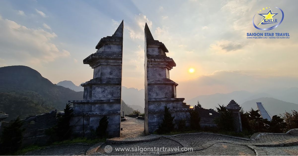 Du khách đừng quên check in những shoot hình đẹp tại cổng trời