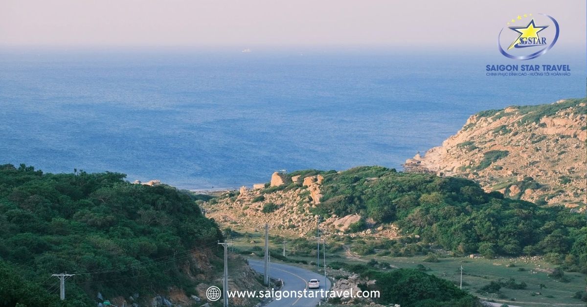 Cung đường DT702 ven biển đẹp bậc nhất Việt Nam