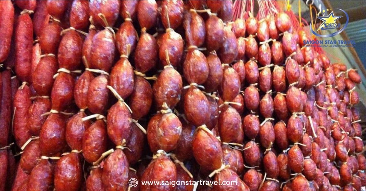 Tung lò mò lạp xưởng bò nướng đặc sản truyền thống của người Chăm Châu Đốc