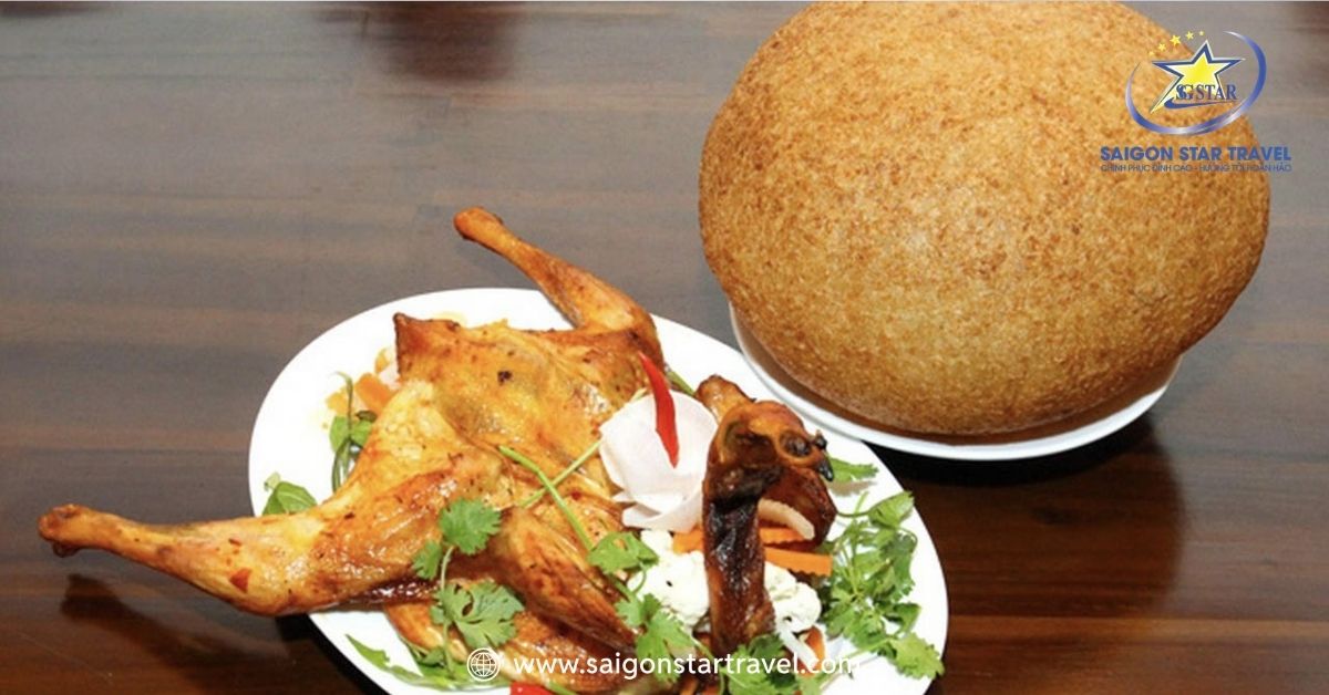 Xôi phồng Châu Đốc chiên vàng giòn ăn kèm gà quay đặc sản An Giang