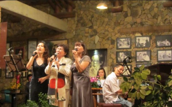 den khu du lich binh quoi 1 an choi gi 6