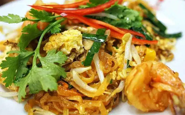 Đến Thip Samai thưởng thức Pad Thái - món ngon trứ danh đất nước chùa Vàng | Saigon Star Travel den-thip-samai-thuong-thuc-pad-thai-mon-ngon-tru-danh-dat-nuoc-chua-vang-3