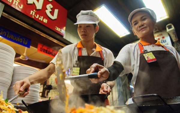 Đến Thip Samai thưởng thức Pad Thái - món ngon trứ danh đất nước chùa Vàng | Saigon Star Travel den-thip-samai-thuong-thuc-pad-thai-mon-ngon-tru-danh-dat-nuoc-chua-vang-5