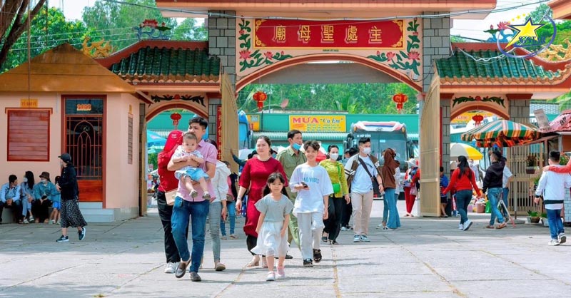 Đi chùa cầu an ngày Tết - Địa điểm du lịch An Giang Tết Nguyên Đán