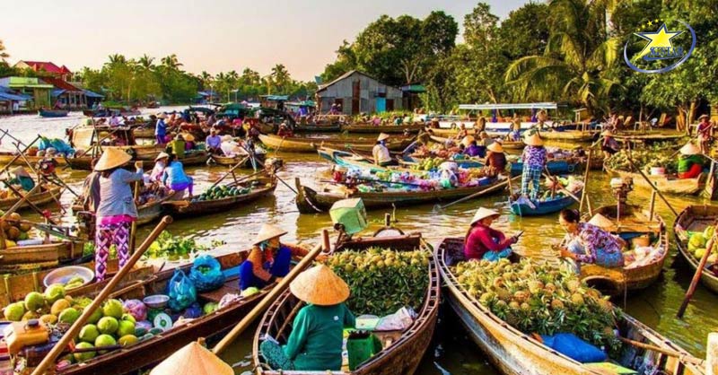 Chợ nổi Cái Răng nhộn nhịp ngày Tết - Địa điểm du lịch Tết trong nước ở Cần Thơ