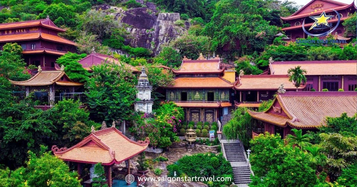 Di tích văn hoá cổ kính tại Chùa Hang