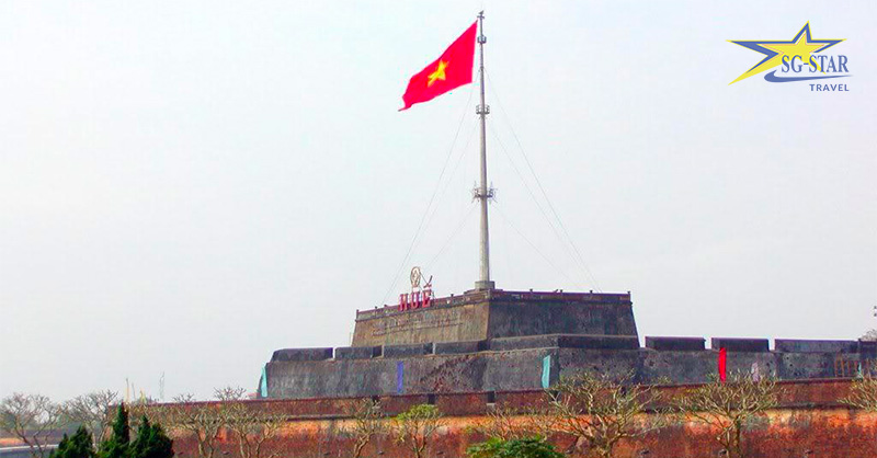 Đôi nét giới thiệu về Kinh thành Huế | Saigon Star Travel Cột cờ Kinh thành Huế- Kỳ Đài