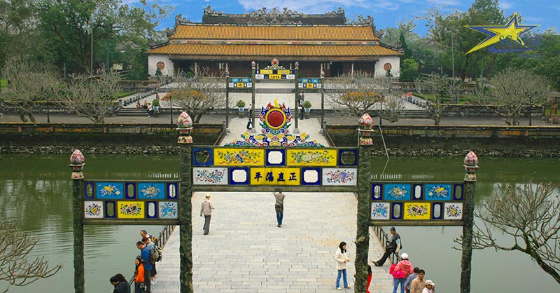 Đôi nét giới thiệu về Kinh thành Huế | Saigon Star Travel Quang cảnh phía trước Điện Thái Hoà