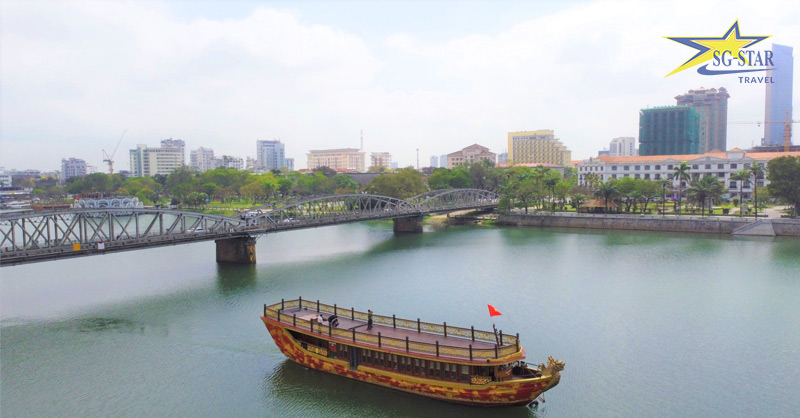 Đôi Nét Giới Thiệu Về Sông Hương | Saigon Star Travel Vẻ đẹp sơn thủy hữu tình của xứ Huế mộng mơ.