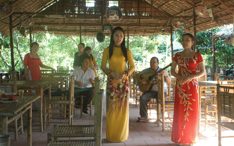 con-thoi-son-con-lan-trai-nghiem-du-lich-miet-vuon