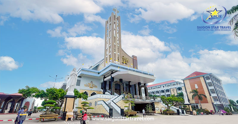 Tour Tết 2025 Hành Hương Cha Diệp - Phật Bà Nam Hải 1N1Đ | Saigon Star Travel Nhà Thờ Tắc Sậy