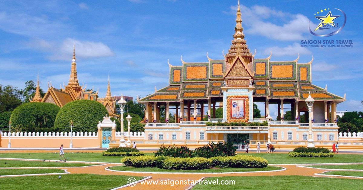 Tham quan Quảng trường Cung điện Hoàng Gia Campuchia