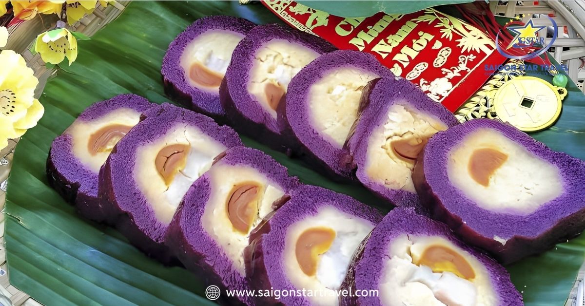 Bánh tét lá cẩm