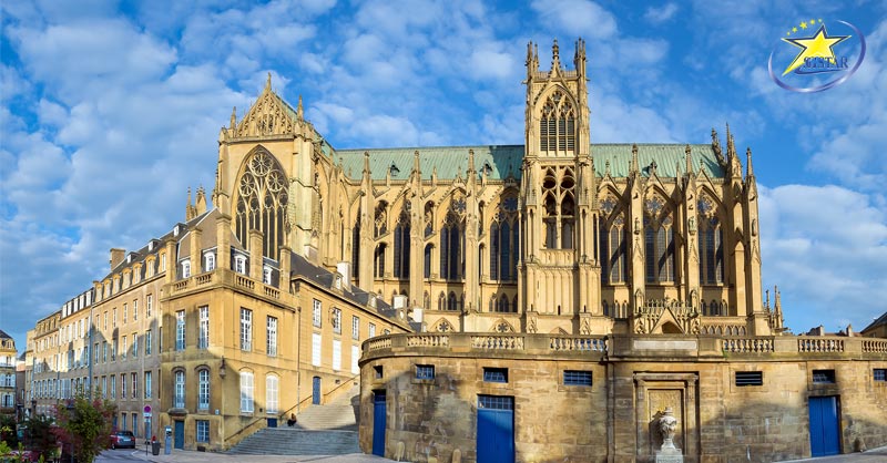 Tour Du Lịch Châu Âu 9 Ngày 8 Đêm | Khám Phá Đức - Pháp - Thụy Sĩ | Saigon Star Travel Nhà thờ Metz Cathedral với công trình kiến trúc đầy ngoạn mục tồn tại qua nhiều thời đại