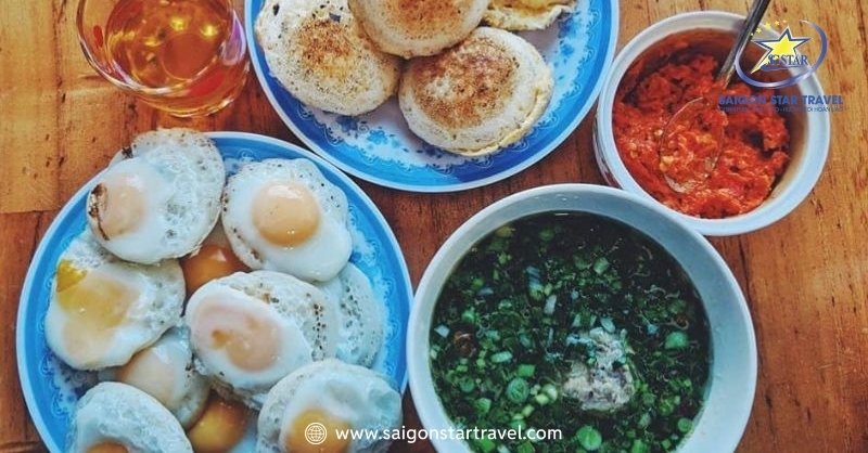 TOP 11 Bánh Căn Đà Lạt Ngon Nhức Nách Nên Thử 1 Lần | Saigon Star Travel Bánh Căn Cô Hoa Đà Lạt - hương vị hấp dẫn khó tả