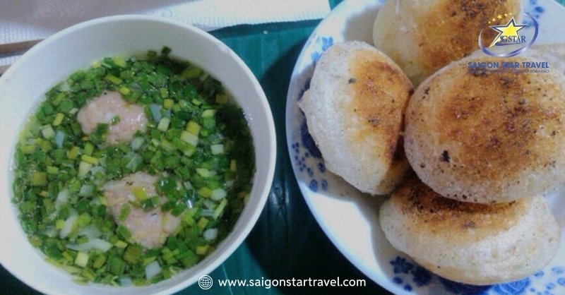 TOP 11 Bánh Căn Đà Lạt Ngon Nhức Nách Nên Thử 1 Lần | Saigon Star Travel Bánh căn cô Quỳnh giá rất bình dân
