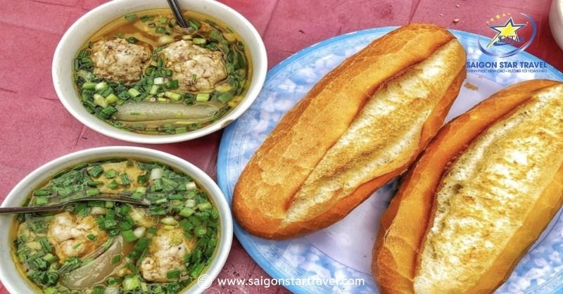 Bánh Mì Xíu Mại Đà Lạt - Hương Vị Tuyệt Vời Không Thể Bỏ Lỡ | Saigon Star Travel Bánh mì xíu mại Ri 79 với lịch sử gần 25 năm tuổi đời