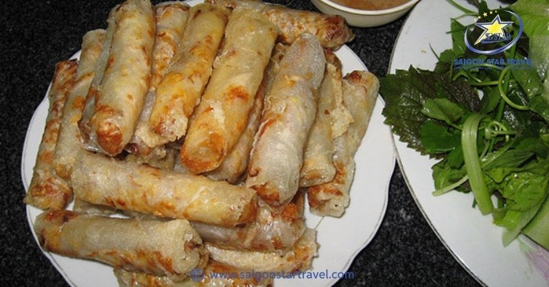 Top Những Món Ăn Vặt Đà Lạt Không Thể Bỏ Qua | Saigon Star Travel Chả Ram Bắp Đà Lạt ngon không gì sánh bằng