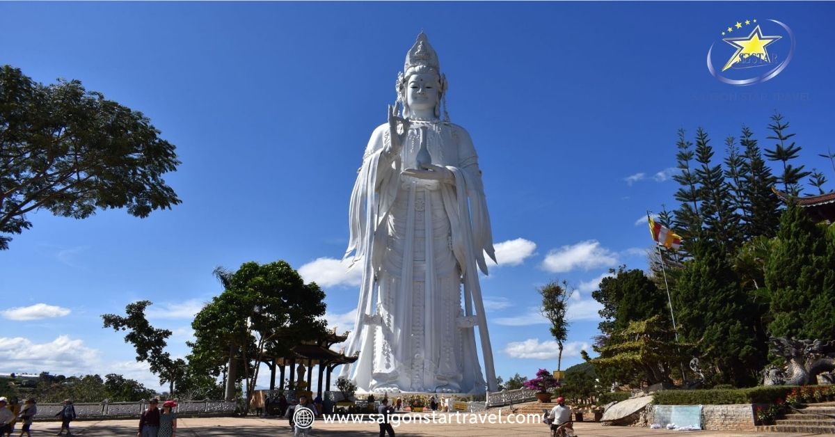 Tượng phật bà chùa Linh Ẩn