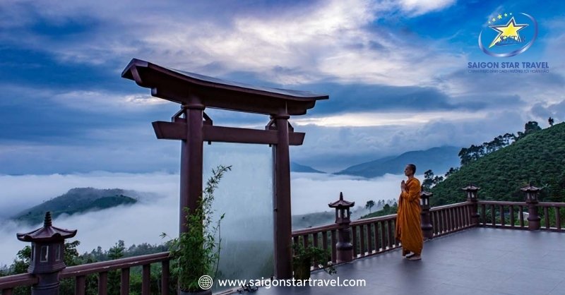 TOP 10 Chùa Ở Đà Lạt Linh Thiêng, Đẹp Nhất Nên Đến Một Lần | Saigon Star Travel Chốn bồng lai tiên cảnh của Đà Lạt