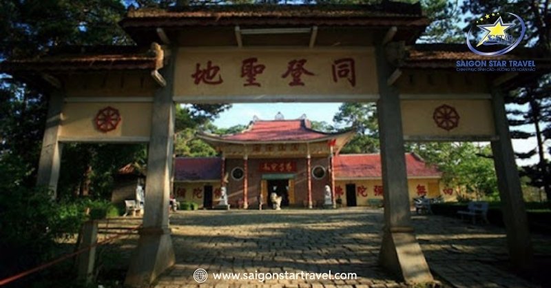 TOP 10 Chùa Ở Đà Lạt Linh Thiêng, Đẹp Nhất Nên Đến Một Lần | Saigon Star Travel Chùa Tàu Đà Lạt có 3 pho tượng rất quý